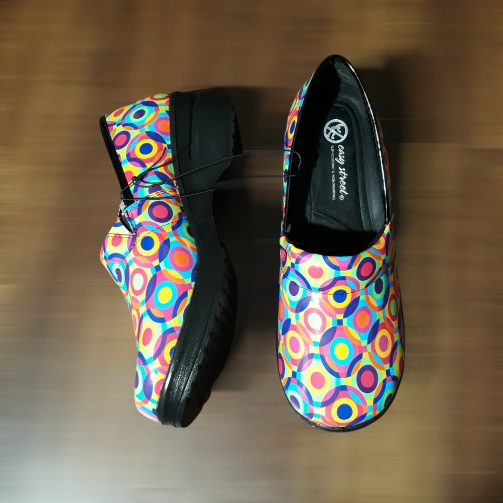 NWT Easy Street Slip-Resistant & Non-Marking Nurse/Chef Shoes size 10W